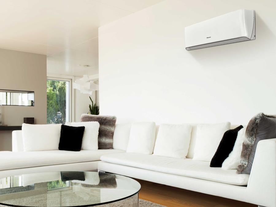 HiSense, Energy, una serie di grande efficienza, con gas R32, Full DC Inverter che raffresca con grande rapidità l'ambiente, ha la regolazione automatica della direzione dell'aria a 360 gradi, il controllo con WiFi, 4 filtri e un dispositivo antimuffa.