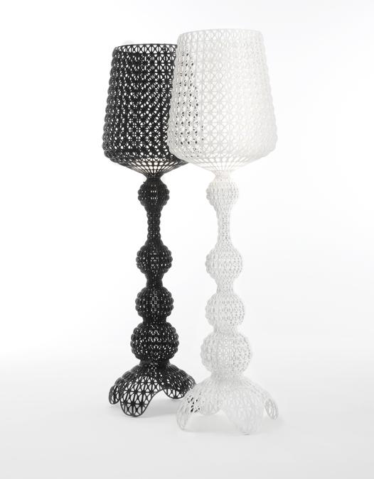Kartell, Kabuki, design Ferruccio Laviani. Lampada a piantana realizzata ad iniezione e disponibile anche nella versione a sospensione
