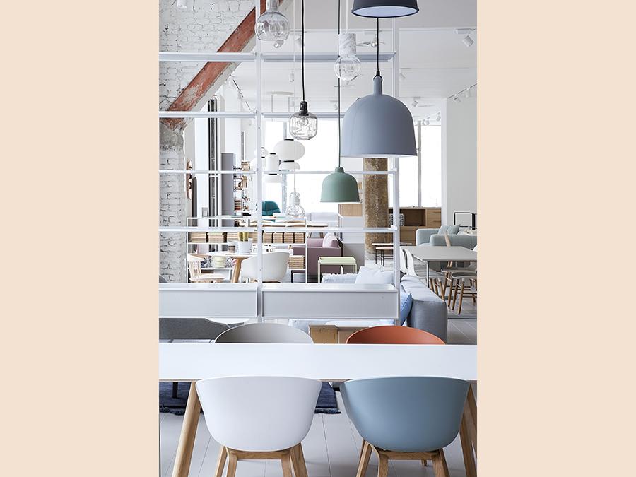 Design Republic, lo store di piazza Tricolore a Milano. Aperto nel 2017 il punto vendita va ad aggiungersi a quello di corso di porta Ticinese: due spazi fisici dove trovare i prodotti proposti dall'e-commerce di arredi new-scandinavian. Design Republic è infatti il punto di riferimento in Italia per brand come Hay, Gubi, &tradition, Muuto, Normann Copenhagen, Playtipe; molte delle collezioni presenti in store sono infatti esclusive per l'Italia. In particolare, a fine 2018, è stato ampliato il negozio di Ticinese, dedicando l'intera esposizione al brand danese HAY, facendo così di Design Republic primo partner in Italia del marchio
