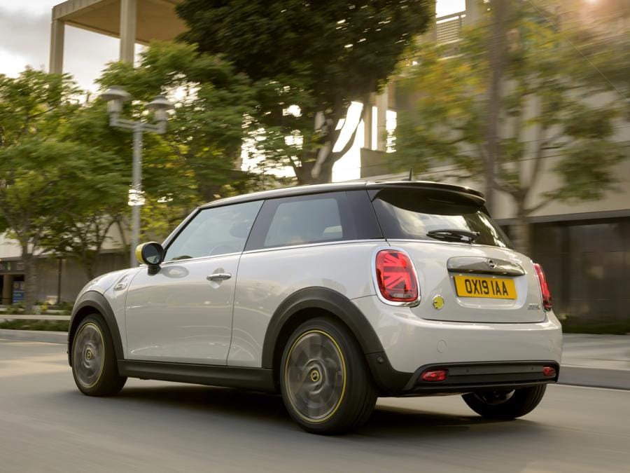 La nuova Mini Cooper SE elettrica