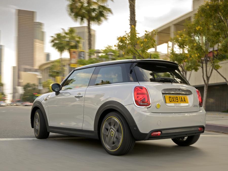 La nuova Mini Cooper SE elettrica