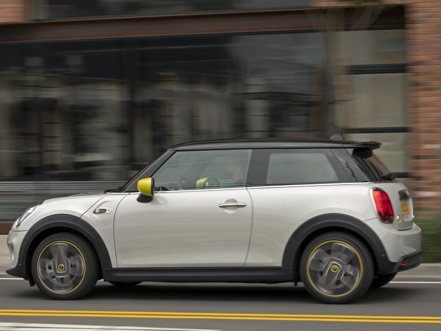 La nuova Mini Cooper SE elettrica