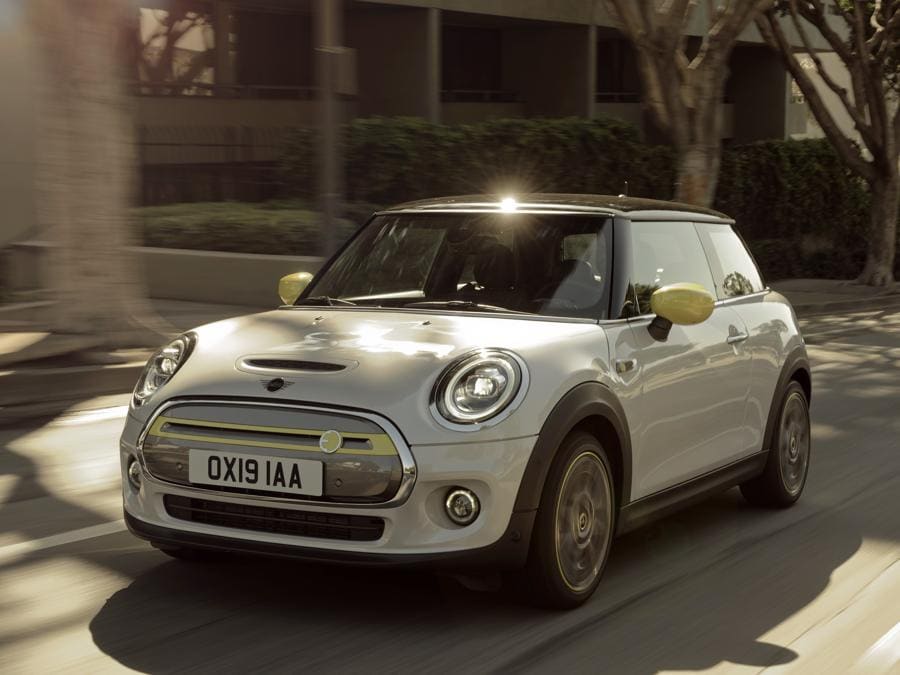 La nuova Mini Cooper SE elettrica