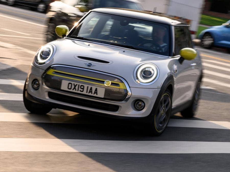 La nuova Mini Cooper SE elettrica