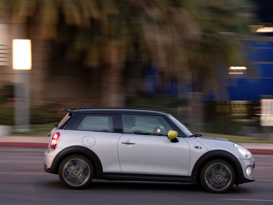 La nuova Mini Cooper SE elettrica