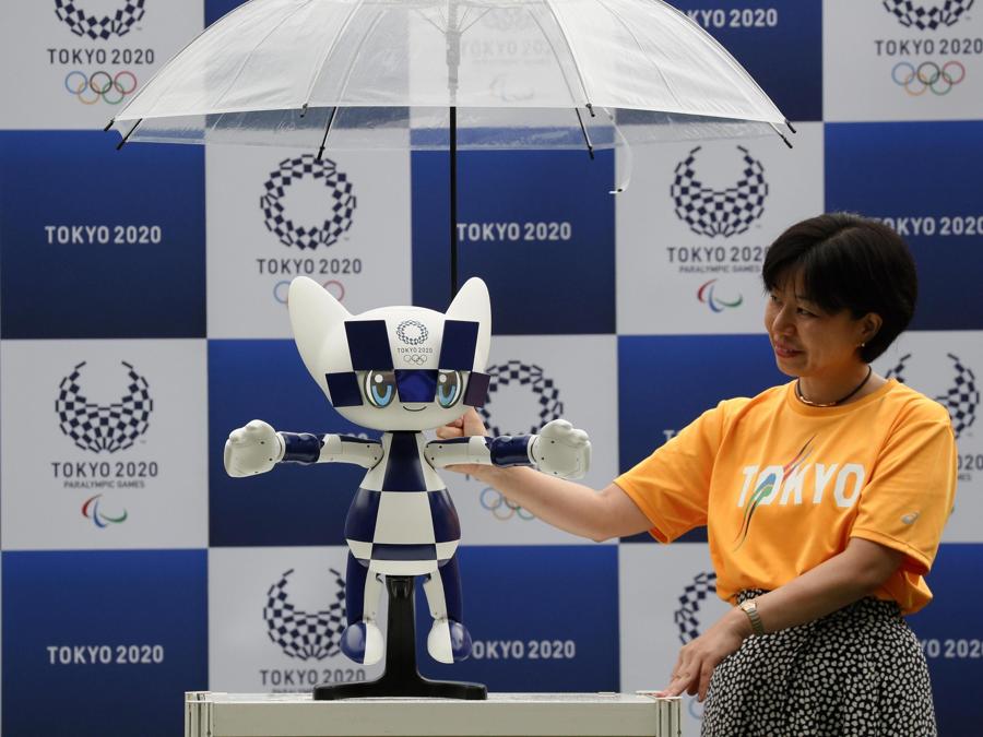La presentazione di Miraitowa (EPA/KIMIMASA MAYAMA)