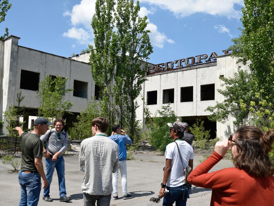 Un ristorante abbandonato a  Pripyat,(Stringer / Sputnik)