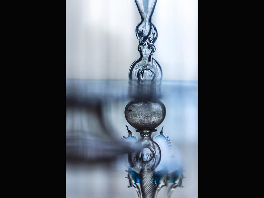 Elisa Sighicelli, ’Untitled (9647)’ 2019, 209x143 cm. Fotografia stampata su raso (foto di Sebastiano Pellion di Persano)
