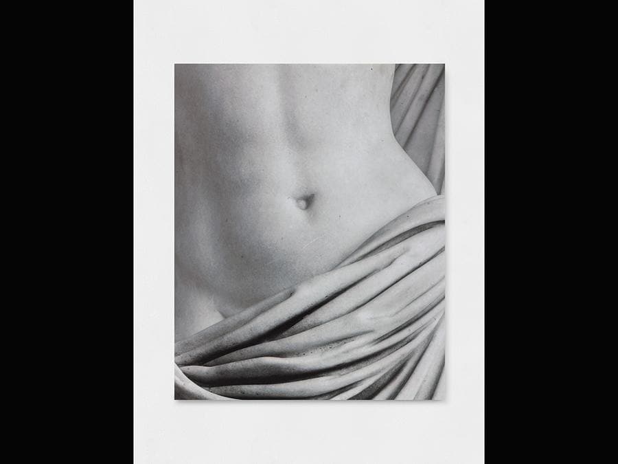 Elisa Sighicelli, ’Untitled (9038)’ 2019, 100x80x4 cm. Stampa UV su marmo. Su concessione del Ministero per i Beni e le attività culturali - Museo Archeologico Nazionale di Napoli (foto di Sebastiano Pellion di Persano)