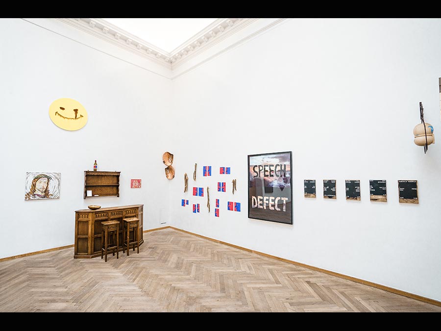 Lo stand di Croy Nielsen a Chart 2019. La galleria Croy Nielsen ha sede a Vienna (dopo essere stata per tanti anni a Berlino, ma la cofondatrice Henrikke Nielsen è danese. In occasione di Chart 2019 i galleristi hanno creato un collegamento con la galleria a Vienna portando l'OC Bar in fiera, un bar che solitamente si trova in galleria. Intorno al bar c'erano opere di diversi artisti tra cui l'austriaca Elke Silvia Krystufek, Albert Mertz, Birke Gorm, Marie Lund, Nina Beier, Soshiro Matsubara e altri (prezzi 2.000-15.000). (Fotografia di Joakim Züger, Courtesy Chart)