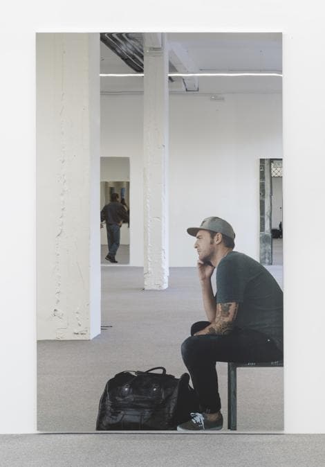 Cosmoscow 2019, Michelangelo Pistoletto (1933),Smartphone – Uomo seduto che telefona, 2018, Silkscreen On Super Mirror Stainless Steel 250 X 150 Cm  Edition: Pezzo unico (prezzo 450 mila euro). Giorgio Persano Gallery (Torino) 