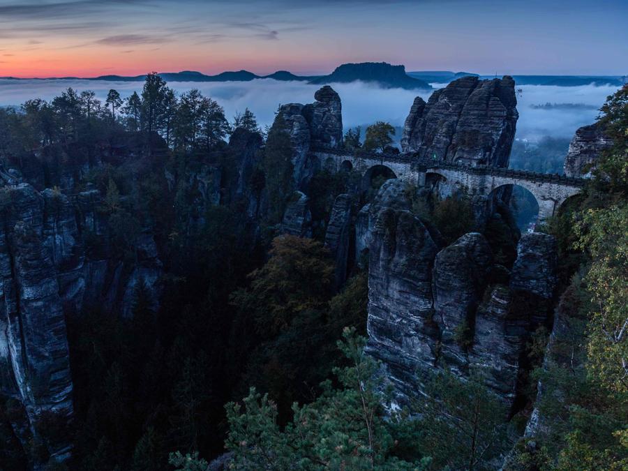 La formazione rocciosa Bastei (Dresda-Germania). (Photo by Sebastian Kahnert / dpa / AFP)