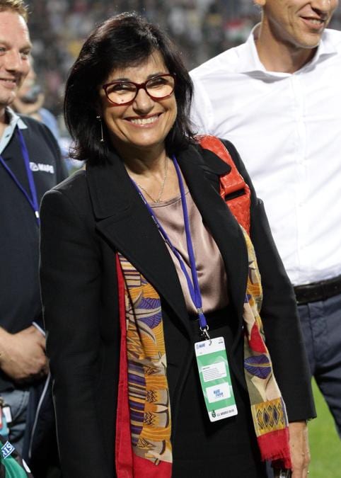 La moglie di Giorgio Squinzi, Adriana Spazzoli, in campo prima della partita Sassuolo-Juventus al Mapei Stadium di Reggio Emilia, 18 ottobre 2014. (Ansa / Elisabetta Baracchi) 