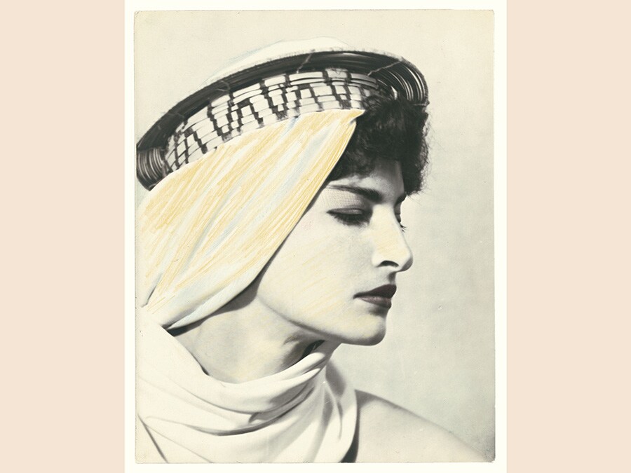 Man Ray, The Fifty Faces of Juliet, 1941-1954 (2009), cm 39,5 X 24 x 2,7, collezione privata, courtesy Fondazione Marconi, Milano, © Man Ray Trust by Siae 2019