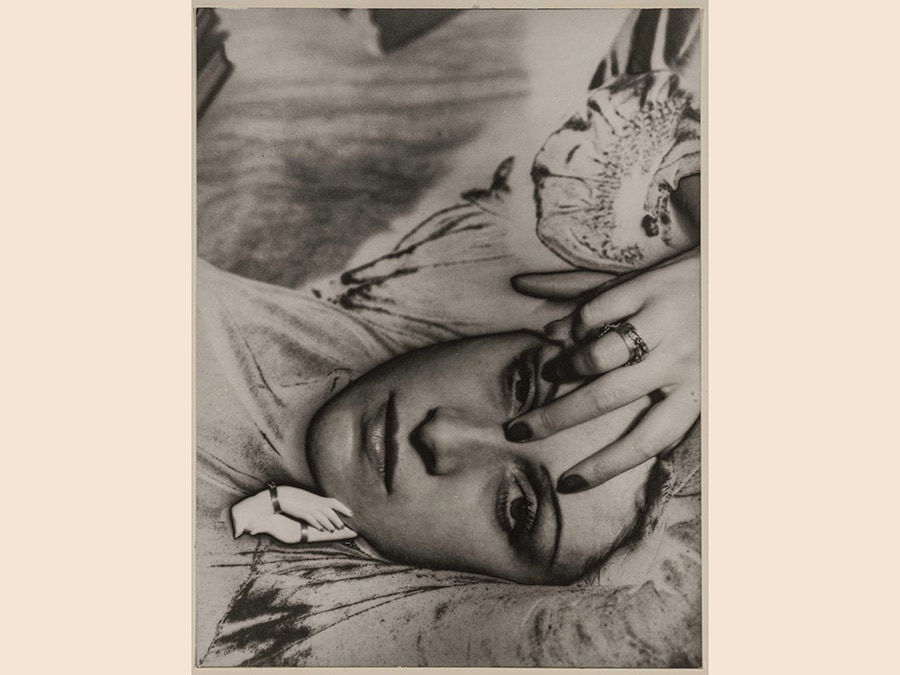 Man Ray, Dora Maar, 1936 - 1976, cm 22,5 x 17, Riproduzione da fotografia originale, 1976, courtesy Archivio Storico della Biennale di Venezia - Asac, Venezia, © Man Ray Trust by Siae 2019
