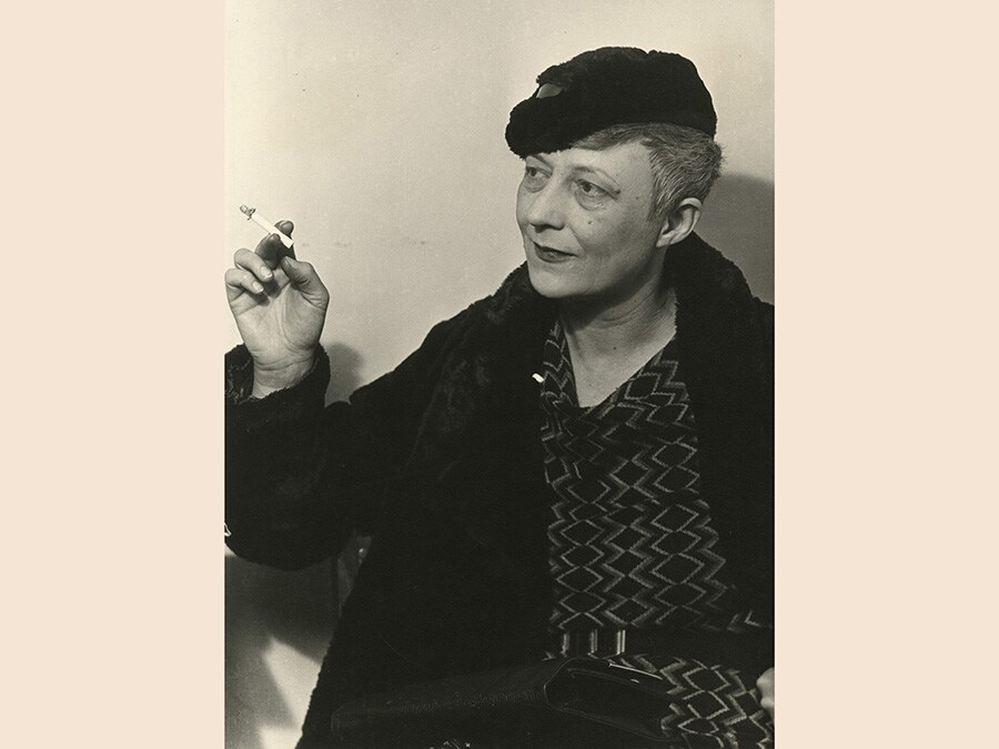 Man Ray, Senza Titolo (ritratto di Mary Reynolds), 1937 - 1981, cm 30 x 22, Csac, Università di Parma, courtesy Csac, Università di Parma, Sezione Fotografia, © Man Ray Trust by Siae 2019