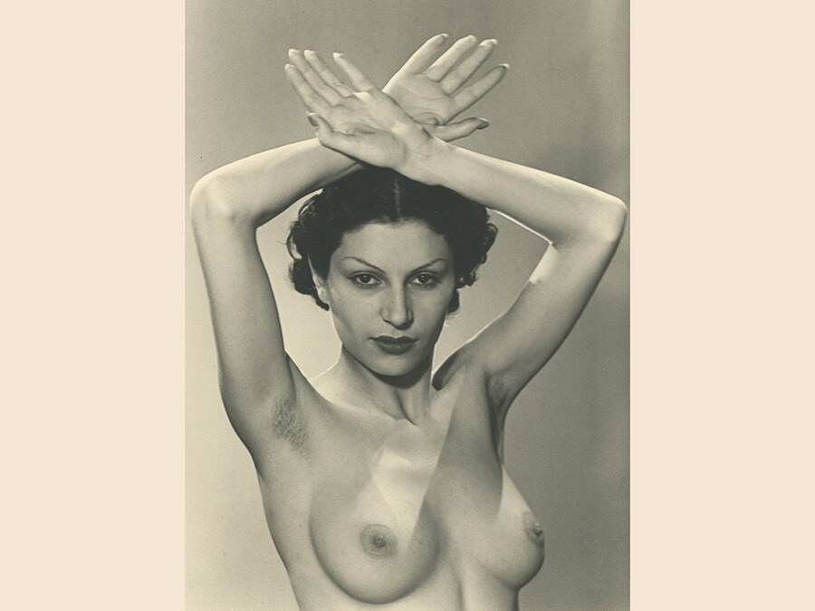 Man Ray, Nusch Eluard, 1937 - 1981, cm 30 x 22, collezione Csac, Università di Parma, courtesy Csac, Università di Parma, Sezione Fotografia, © Man Ray Trust by Siae 2019
