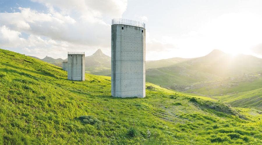 ALTERAZIONI VIDEO - Incompiuto: La nascita di uno stile - 110 stampe fotografiche digitali - 68 x 48 cm - (Foto: Alterazioni Video, courtesy degli artisti)
