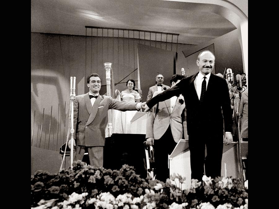 Sanremo, 70 anni di moda (e musica) sul palco dell'Ariston - Il Sole 24 ORE