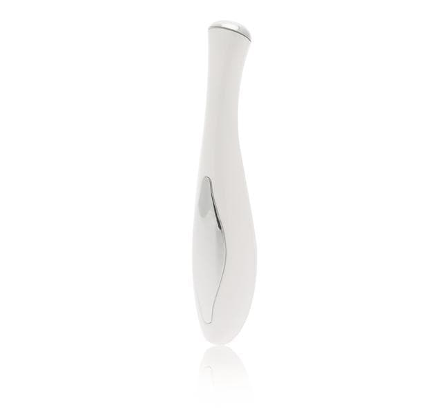 L(A)B ha Lip+Eye Focus, un massaggiatore a corrente galvanica che grazie al suo movimento riduce il gonfiore delle borse, le zampe di gallina e migliora il turgore delle labbra.