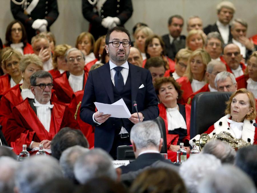 Il Ministro della Giustizia Alfonso Bonafede alla cerimonia di inaugurazione dell'Anno Giudiziario a Palazzo di Giustizia a Milano.(ANSA/Mourad Balti Touati)
