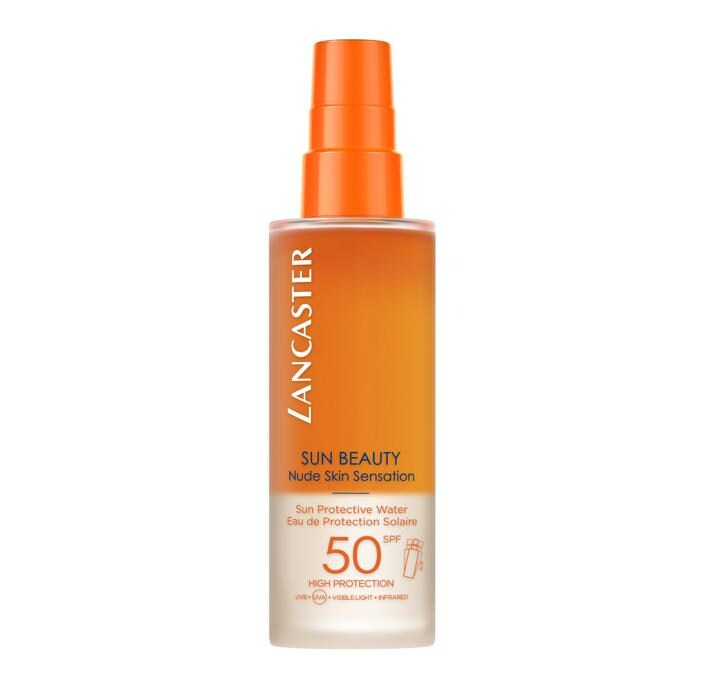 Lancaster Sun Protective Water SPF30 & SPF50: un'acqua leggera e rinfrescante che regala un effetto pelle nuda. Compagne ideali nelle giornate estive, possono essere applicate in qualsiasi momento, anche sulla pelle bagnata