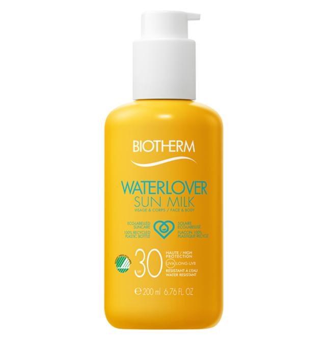 Biotherm Waterlover Sun milk Viso&Corpo SPF 30, con filtri SPF testati in modo ecologico e una formula a base biodegradabile al 95% per un minore impatto sull'ambiente acquatico