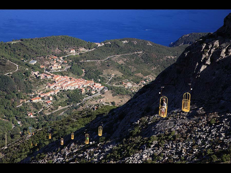 Isola d’Elba: La cabinovia che porta al Monte Capanne, il punto più alto dell'Isola d'Elba, a Marciana (Credit RobertoRidi/VisitElba.info)