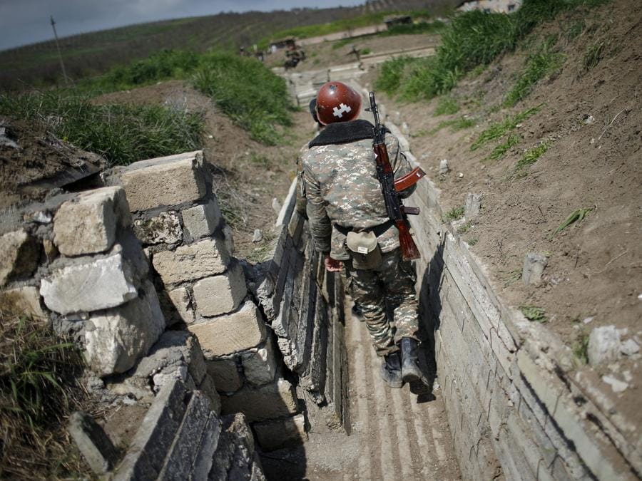 Armenia E Azerbaigian Combattono Per Il Nagorno Karabakh Legge 