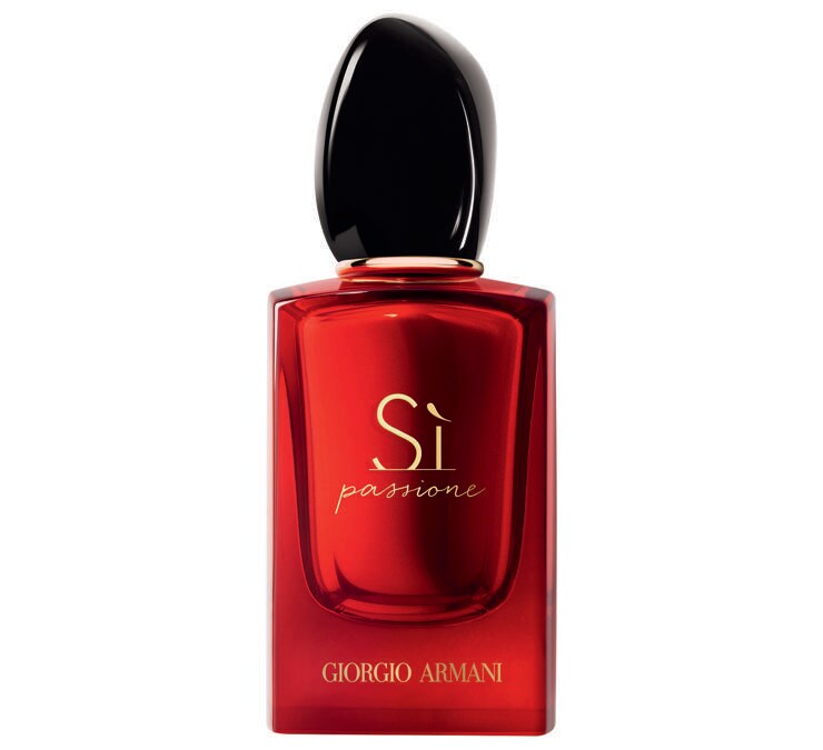  Giorgio Armani. Exclusive edition di Sì Passione con  flacone laccato  di rosso metallizzato all’interno 