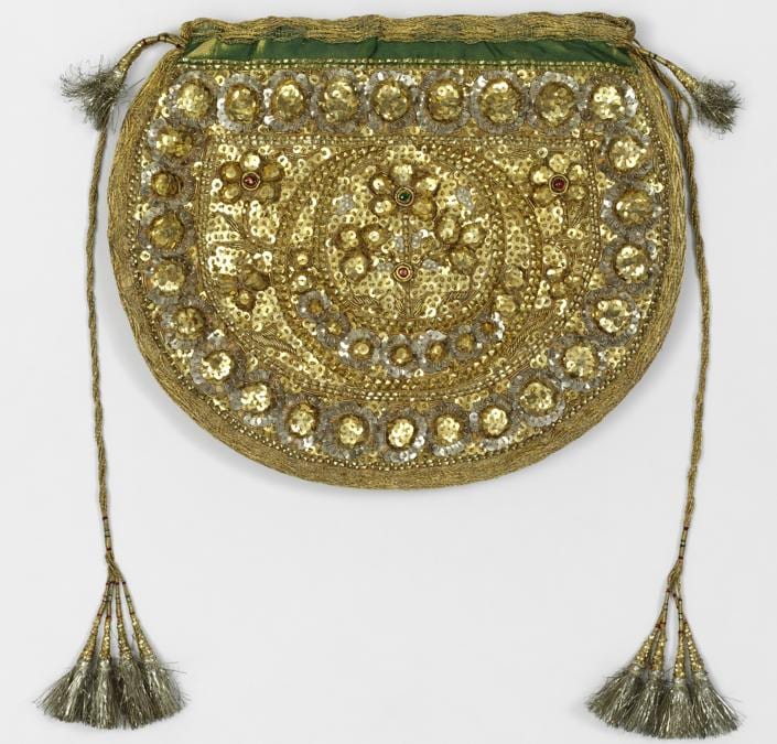 Gold purse with pearls, c.1855. Dehli (c) Victoria and Albert Museum, London