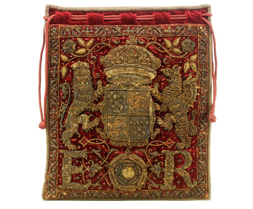 Burse for the Great Seal of England, 1558-1603, England (c) Victoria and Albert Museum, London