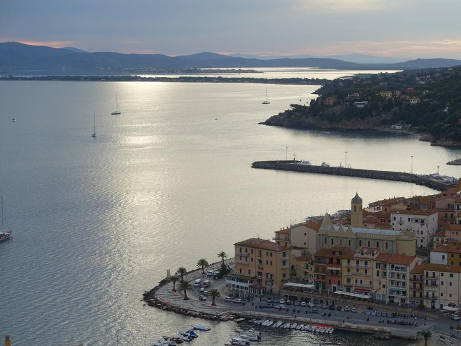 La partenza, Porto Santo Stefano