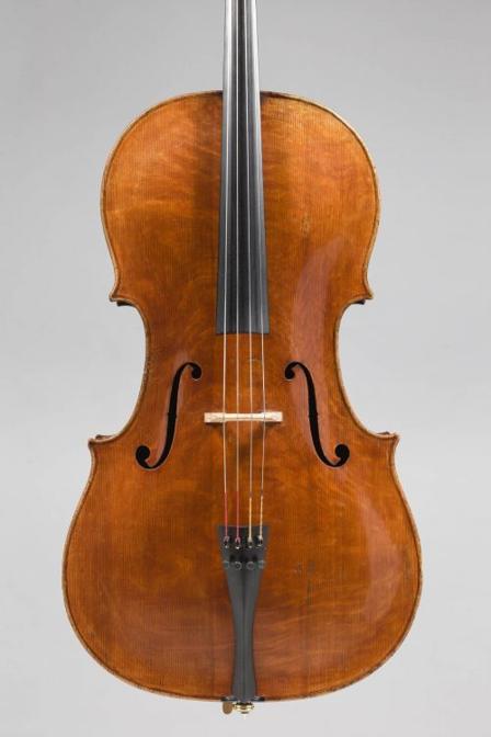 Un raro violoncello di Gennaro Gagliano venduto per 868.000 euro Etienne Laurent il 3 dicembre a Vichy. Fu fatto a Napoli intorno al 1756, e la sua etichetta portava la prestigiosa menzione di “Januarius Gagliano”, un liutaio di una delle più importanti dinastie di liutai napoletani del XVIII e XIX secolo. Notevole per la sua esecuzione tecnica ed estetica, lo strumento apparteneva a Sir John Barbirolli, un rinomato direttore d'orchestra che iniziò la sua carriera come violoncellista