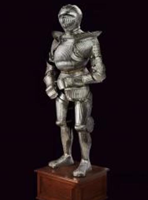 Armatura completa in stile massimilaneo, provenienza Germania, seconda metà del XIX secolo, base d'asta 25.000 €, venduta a 150.000 €, Courtesy Czerny's