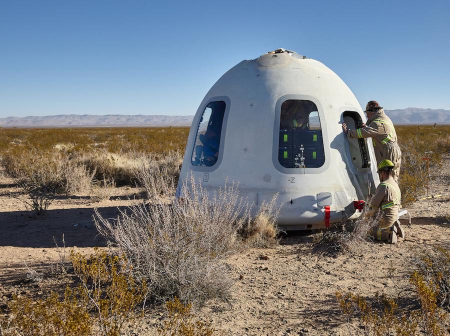 La Crew Capsule 2.0 è dotata di ampie finestre, larghe 2,4 piedi e alte 3,6 piedi. (credit: Blue Origin)
