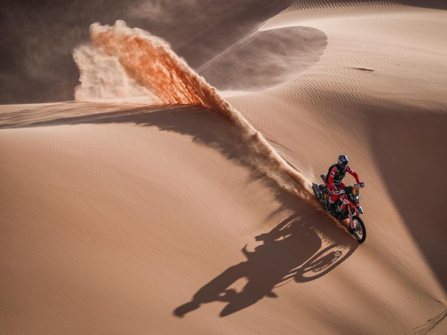 Dakar Rally 2021 si svolge in Arabia Saudita ( EPA/Antonin Vincent)