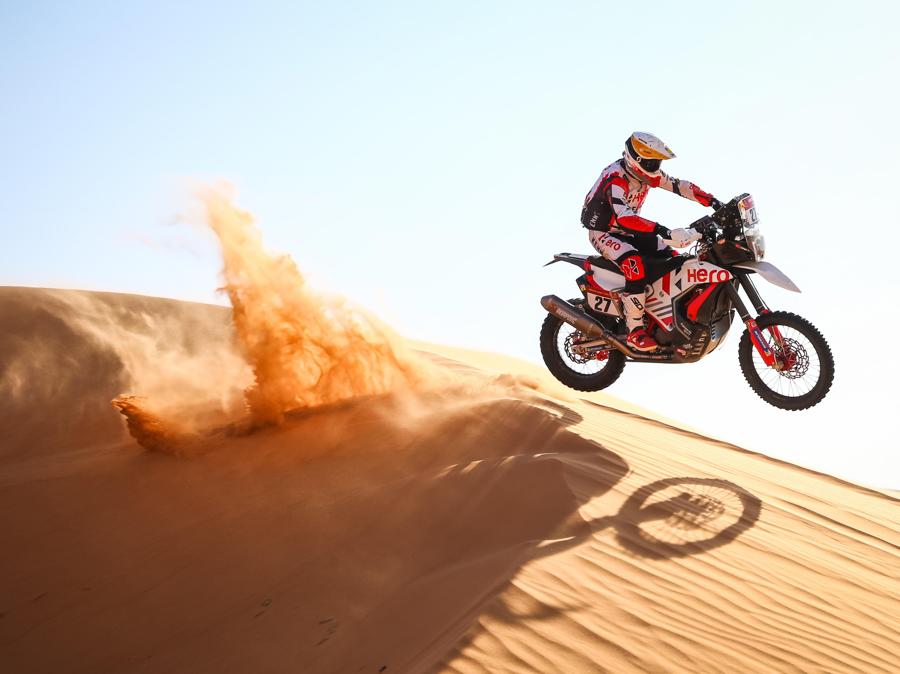 Dakar Rally 2021 si svolge in Arabia Saudita ( EPA/Julien Delfosse)