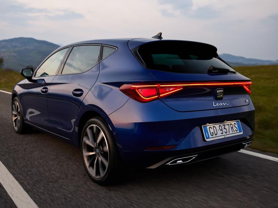 Prova Seat Leon scheda tecnica opinioni e dimensioni 1.5 TGI FR 