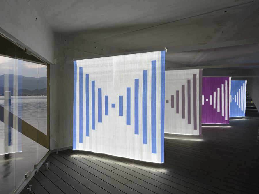 Daniel Buren, Mirad'Or, Lungolago di Pisogne, Brescia (copyright Michele Nastasi)