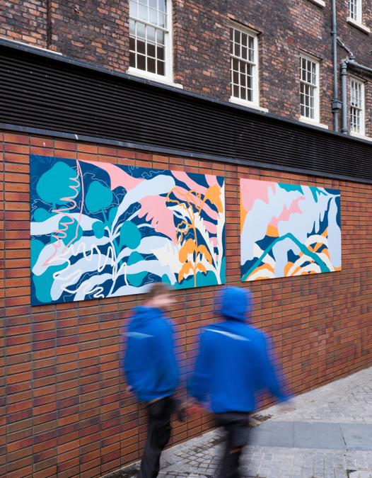 Jorgge Menna Barreto, Mauvaise Alphabet, 2021. Installazione presso Bluecoat, Blundell Lane. Fotografia di Mark McNulty, Courtesy Liverpool Biennial