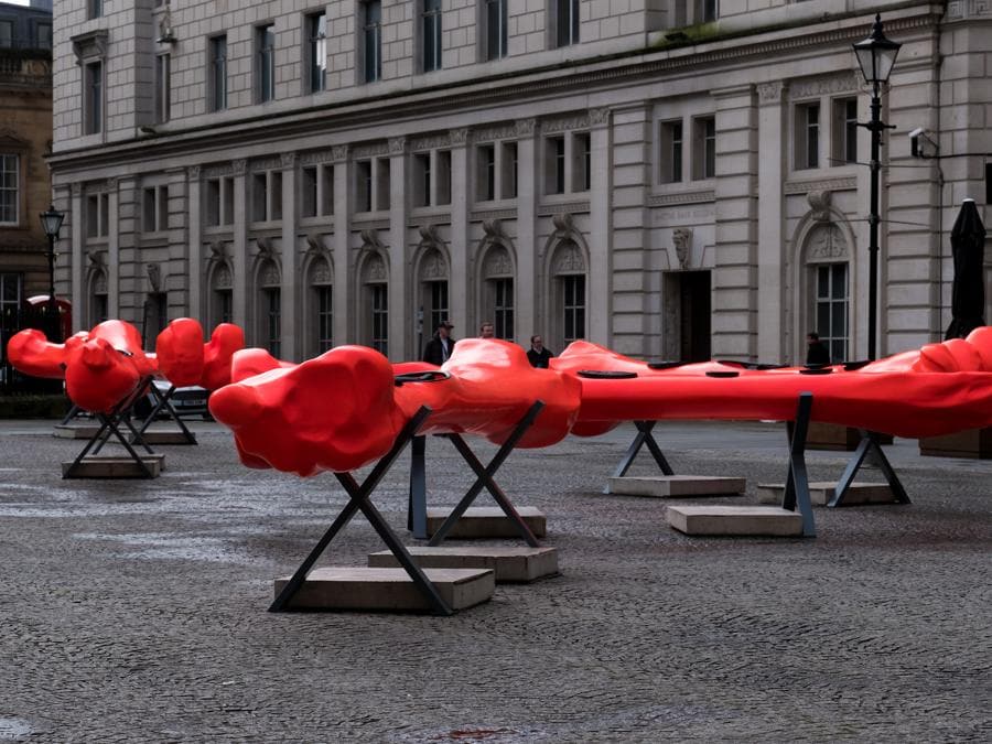Teresa Solar, Osteoclast (I do not know how I came to be on board this ship, this navel of my ark), 2021. Installazione presso Exchange Flags. Fotografia di Mark McNulty, Courtesy Liverpool Biennial