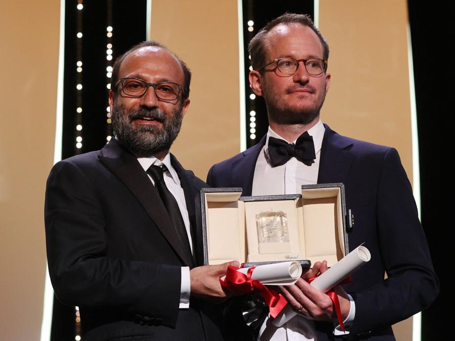 L’ambitissimo Grand Prix è stato assegnato ex aequo al potente «A Hero» dell’iraniano Asghar Farhadi e al sorprendente «Compartment No. 6» del finlandese Juho Kuosmanen. (Photo by Valery HACHE / AFP)