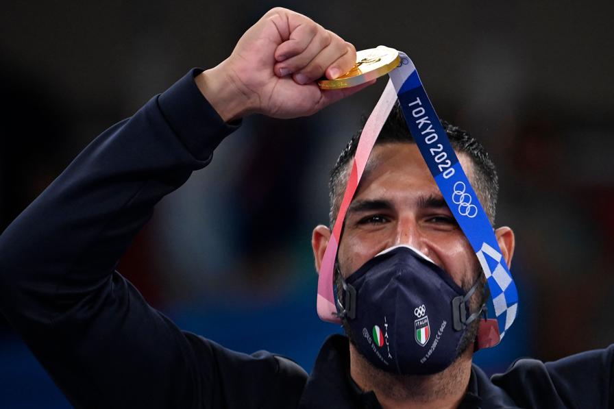 Oro: Luigi Busa (Karate - kumite maschile -75kg) - Afp/Alexander Nemenov
