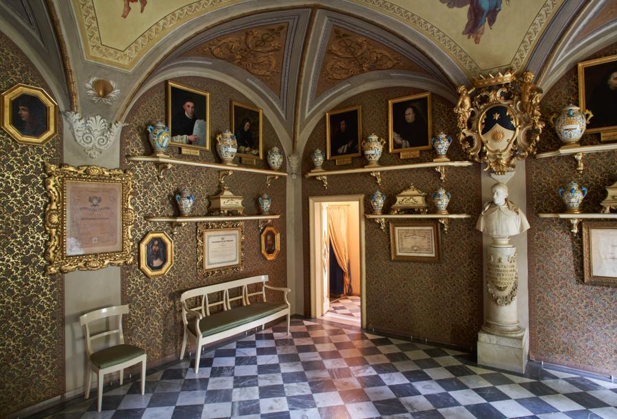 Santa Maria Novella, l' Officina festeggia otto secoli di profumi - Il ...