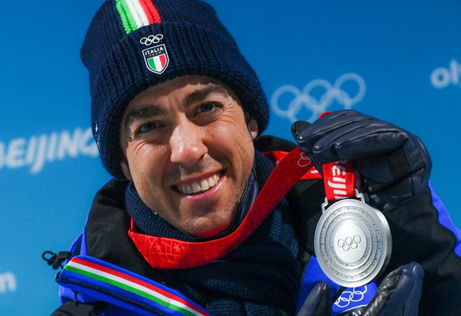 9 febbraio 2022 - Cerimonia di premiazione sci di fondo sprint uomini - Federico Pellegrino, medaglia d’argento (Photo Gian Mattia D'Alberto - LaPresse)