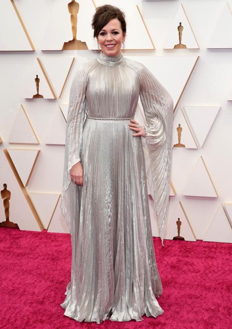 Olivia Colman in Dior Haute Couture. (Photo by Kevin Mazur/WireImage)