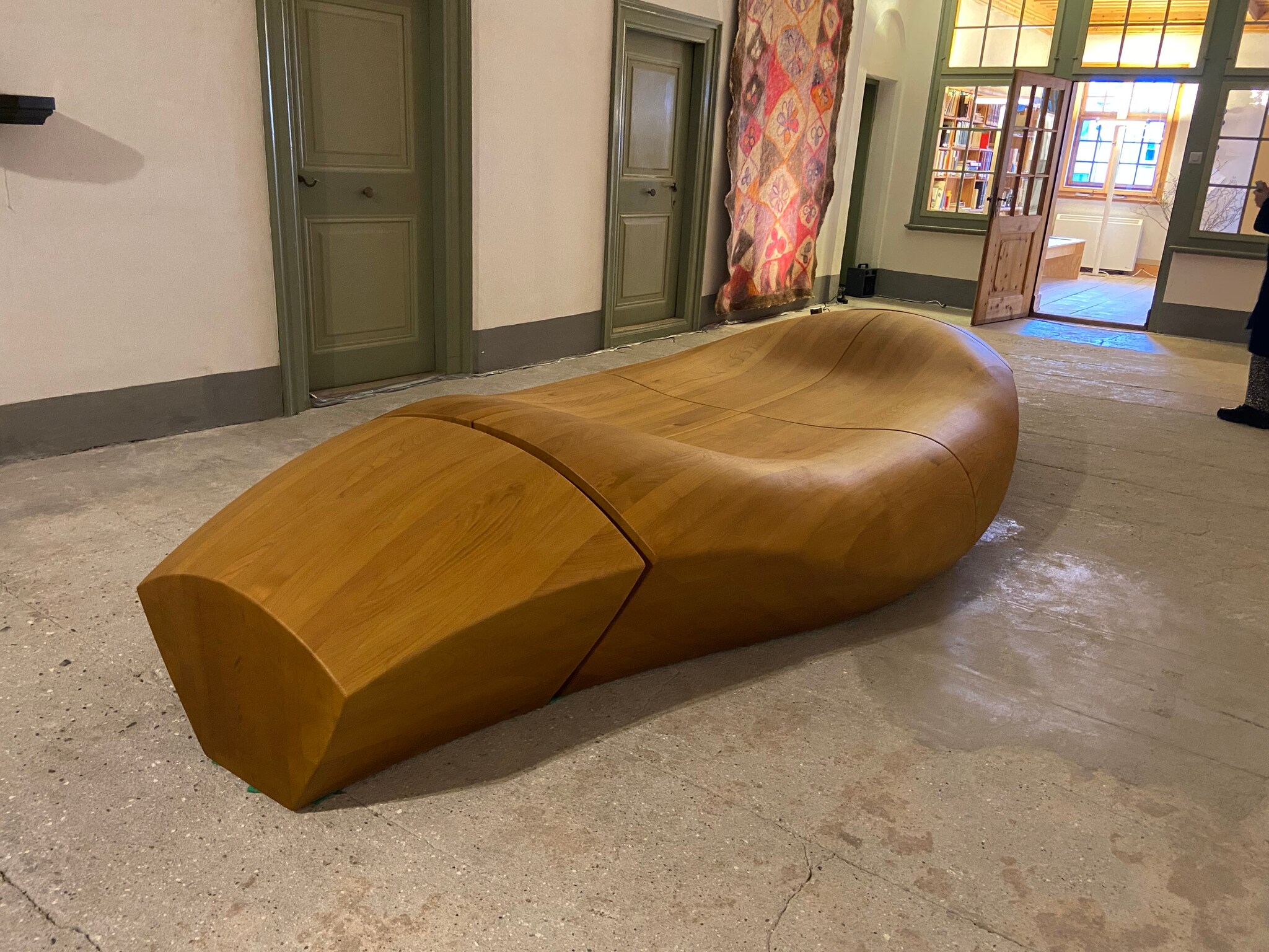 Seduta modulare componibile in legno di Khaled Zaki proposta da LeLab Atelier, Il Cairo 