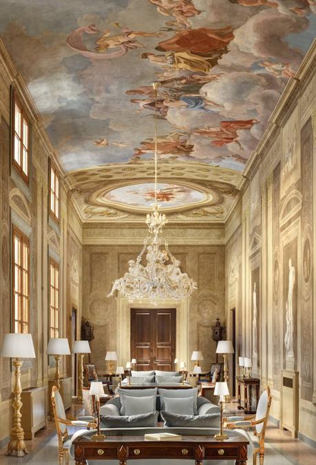 Galleria del Piano nobile con affreschi della volta di Tommaso Ghelardini. Courtesy Palazzo Portinari Salviati