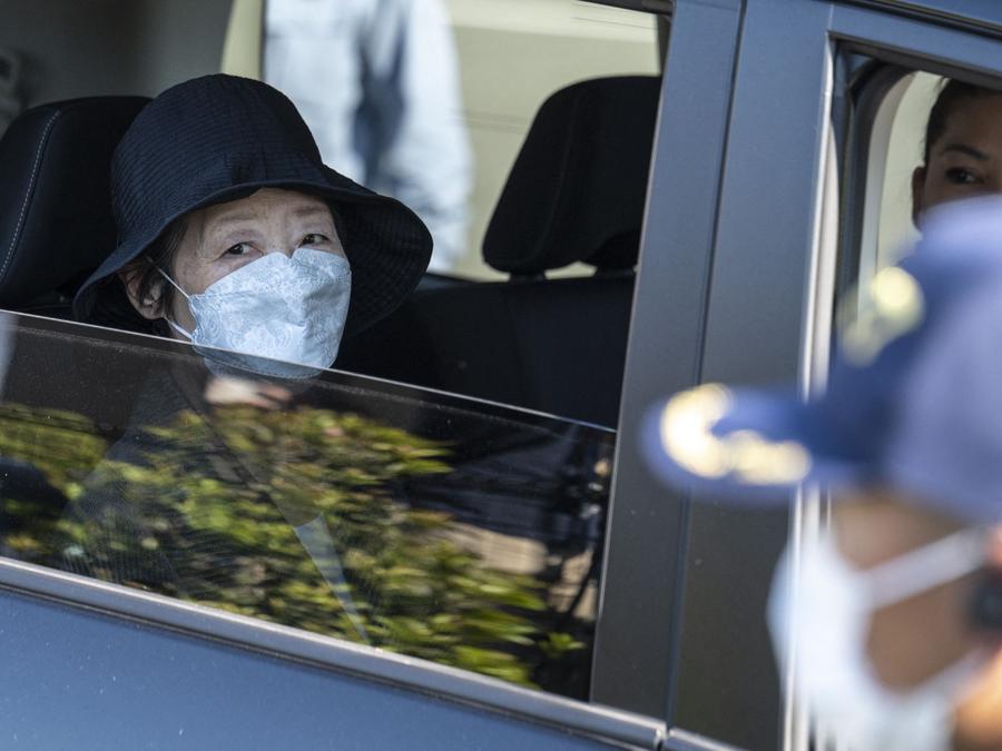 Fusako Shigenobu con sua figlia Mei. (Photo by Charly TRIBALLEAU / AFP)
